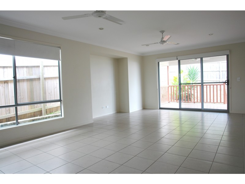 32 Greentrees Terrace, Springfield Lakes QLD 4300