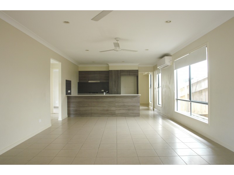 32 Greentrees Terrace, Springfield Lakes QLD 4300