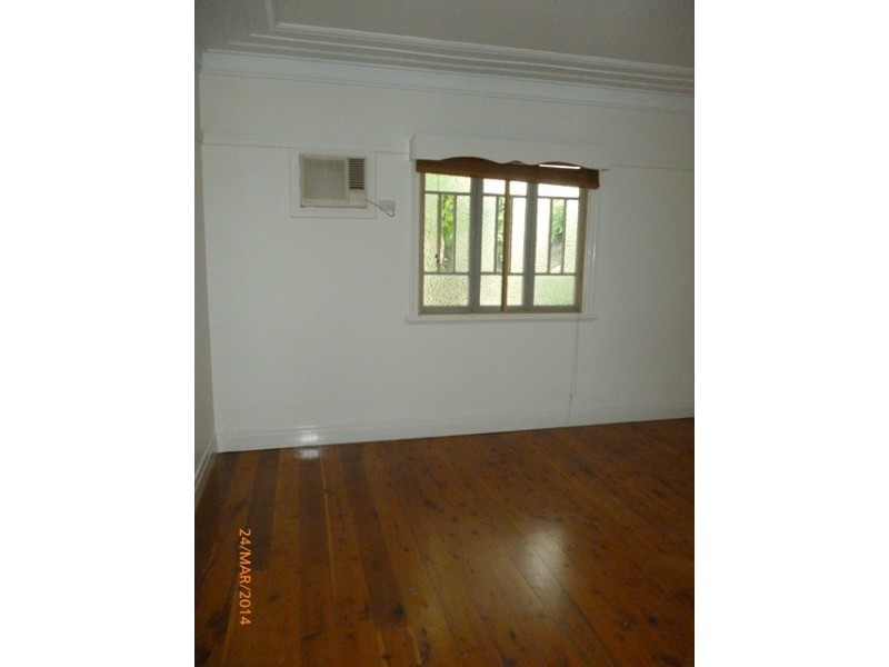 161 Blackstone Road, Silkstone QLD 4304