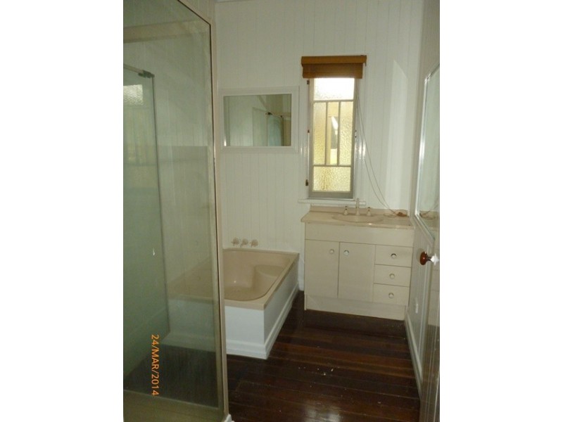 161 Blackstone Road, Silkstone QLD 4304