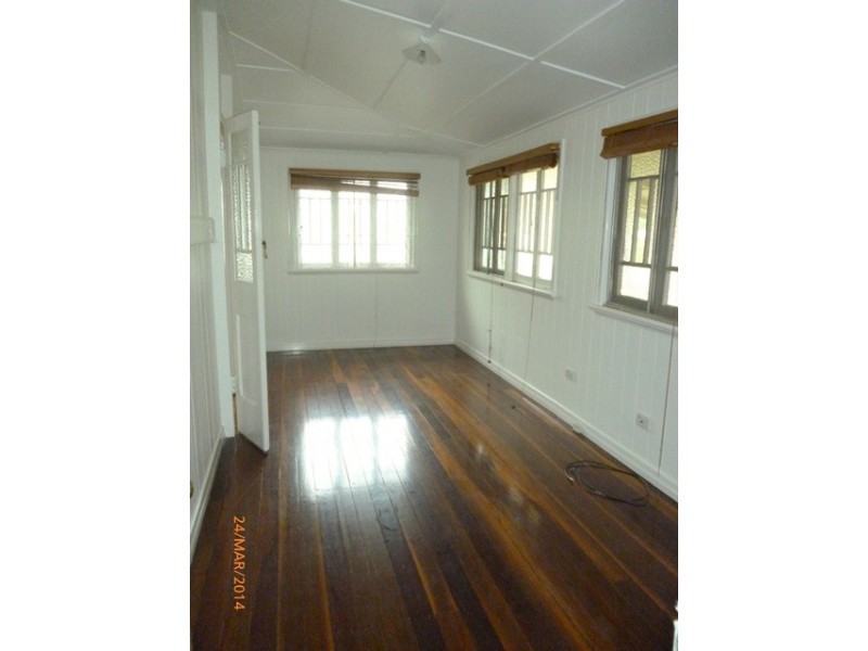 161 Blackstone Road, Silkstone QLD 4304