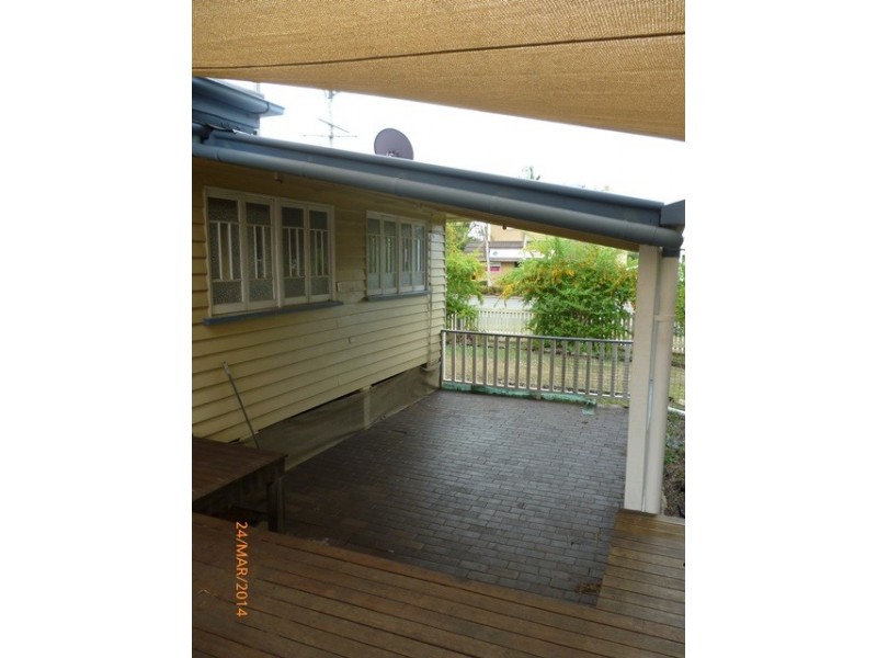 161 Blackstone Road, Silkstone QLD 4304