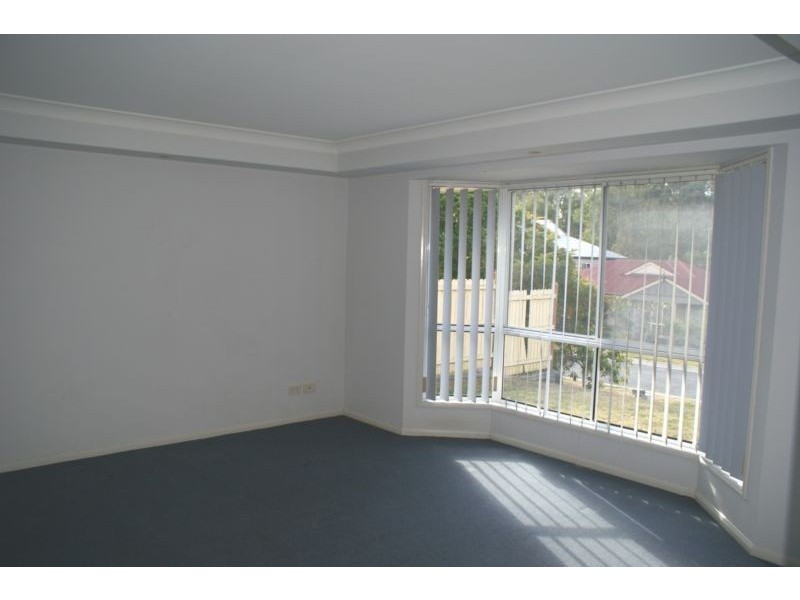 7 Acorn Crescent, Flinders View QLD 4305