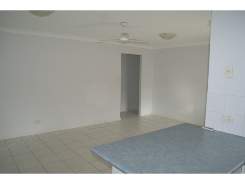 7 Acorn Crescent, Flinders View QLD 4305