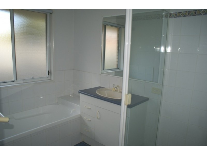 7 Acorn Crescent, Flinders View QLD 4305