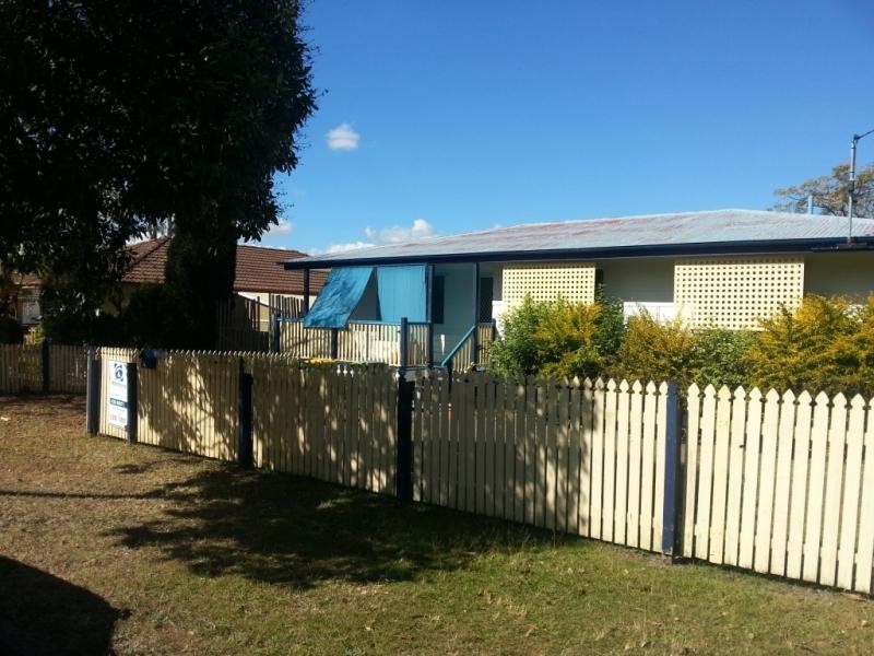 18 Sturt Street, Leichhardt QLD 4305