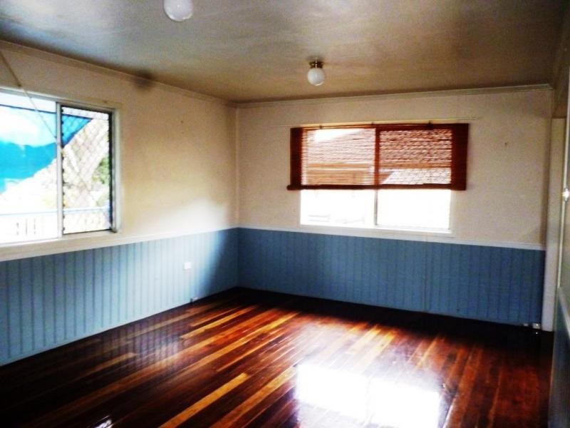 18 Sturt Street, Leichhardt QLD 4305