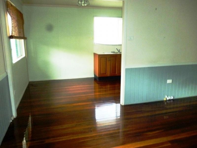 18 Sturt Street, Leichhardt QLD 4305