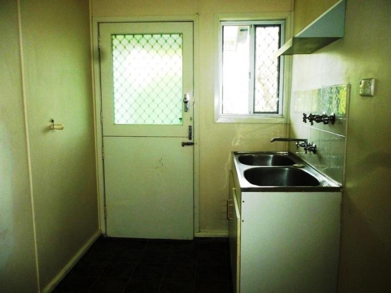 18 Sturt Street, Leichhardt QLD 4305