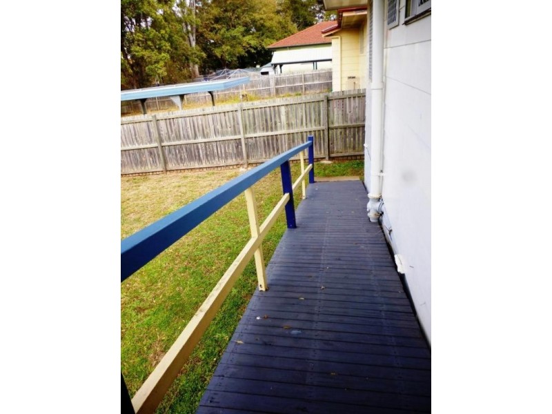 18 Sturt Street, Leichhardt QLD 4305