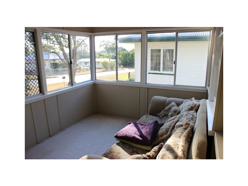 18 High Street, Ebbw Vale QLD 4304