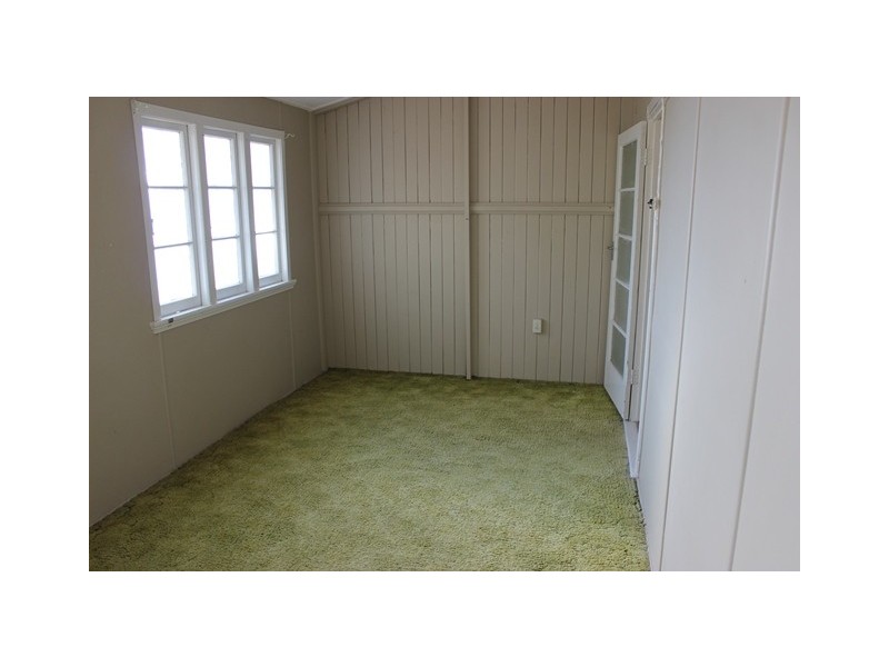 18 High Street, Ebbw Vale QLD 4304