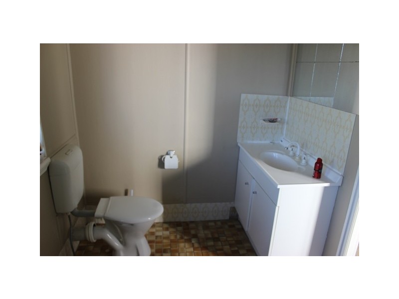 18 High Street, Ebbw Vale QLD 4304