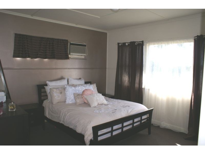 181 Raceview Street, Raceview QLD 4305
