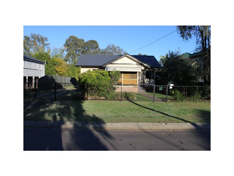 12 Gladstone Road, Sadliers Crossing QLD 4305