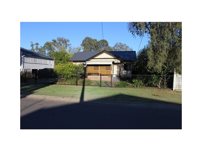 12 Gladstone Road, Sadliers Crossing QLD 4305