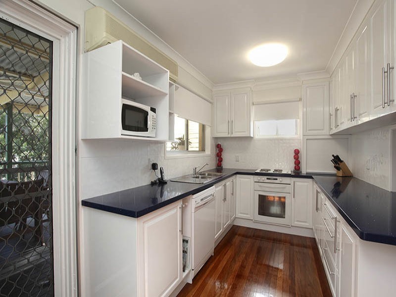 27 Belleglade Avenue, Bundamba QLD 4304