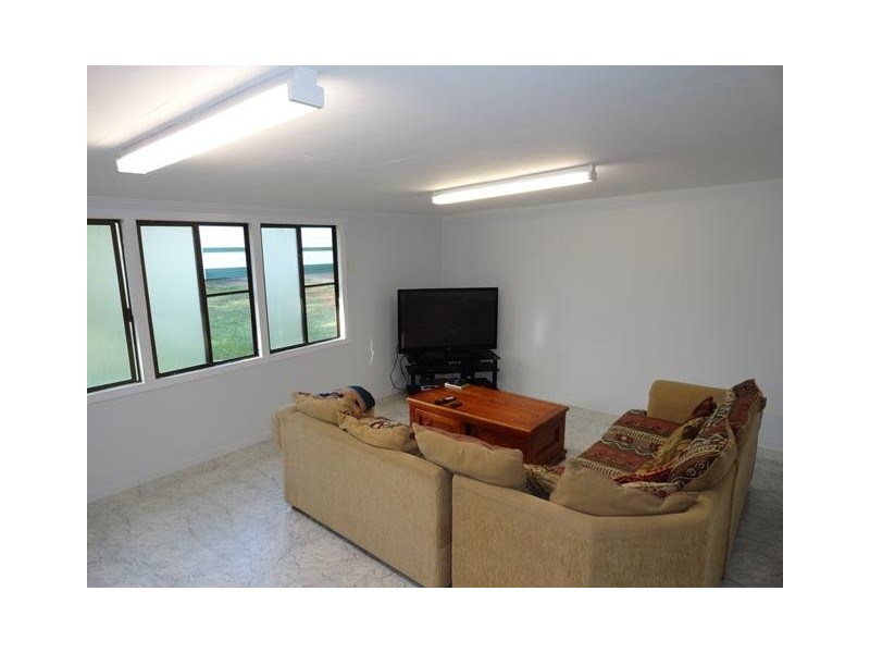 8 Vale Street, Bundamba QLD 4304
