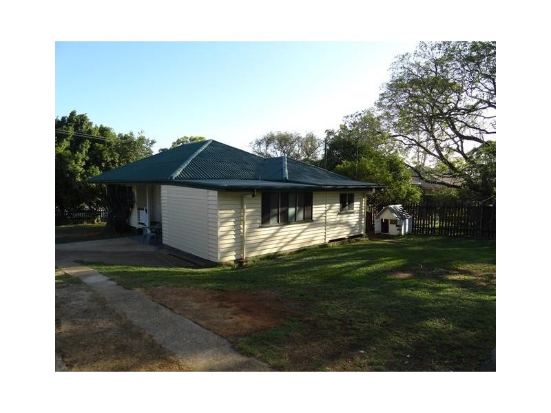8 Vale Street, Bundamba QLD 4304