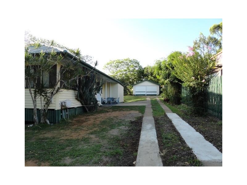 8 Vale Street, Bundamba QLD 4304