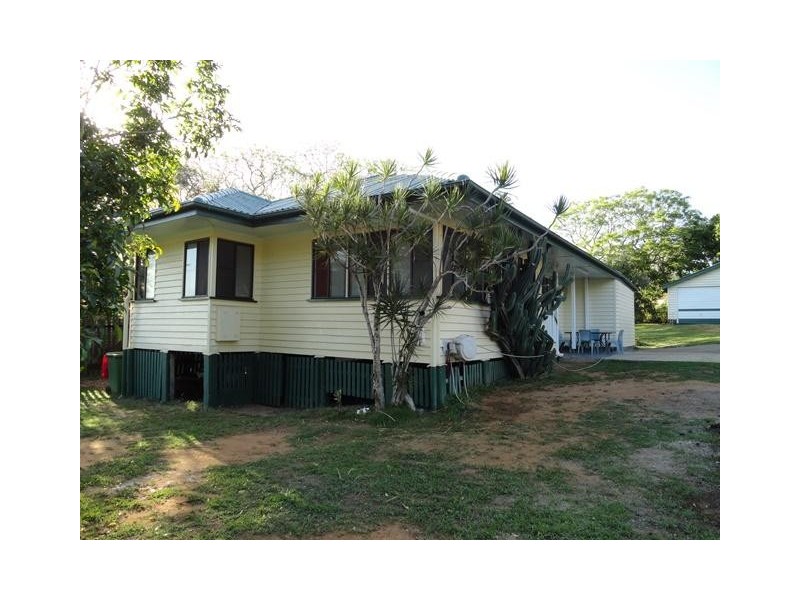 8 Vale Street, Bundamba QLD 4304
