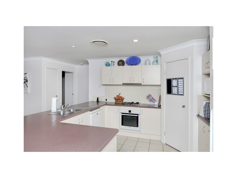 16 Mellor Place, Brassall QLD 4305