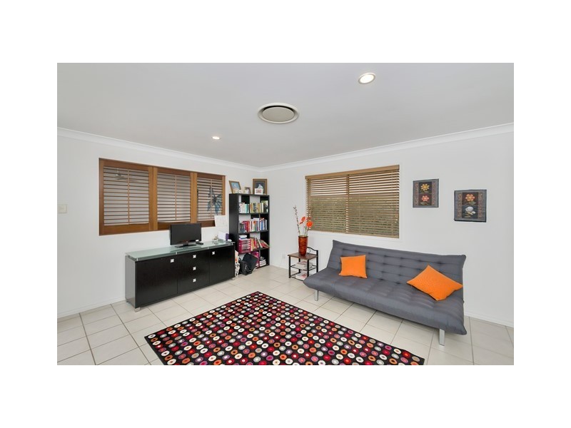 16 Mellor Place, Brassall QLD 4305