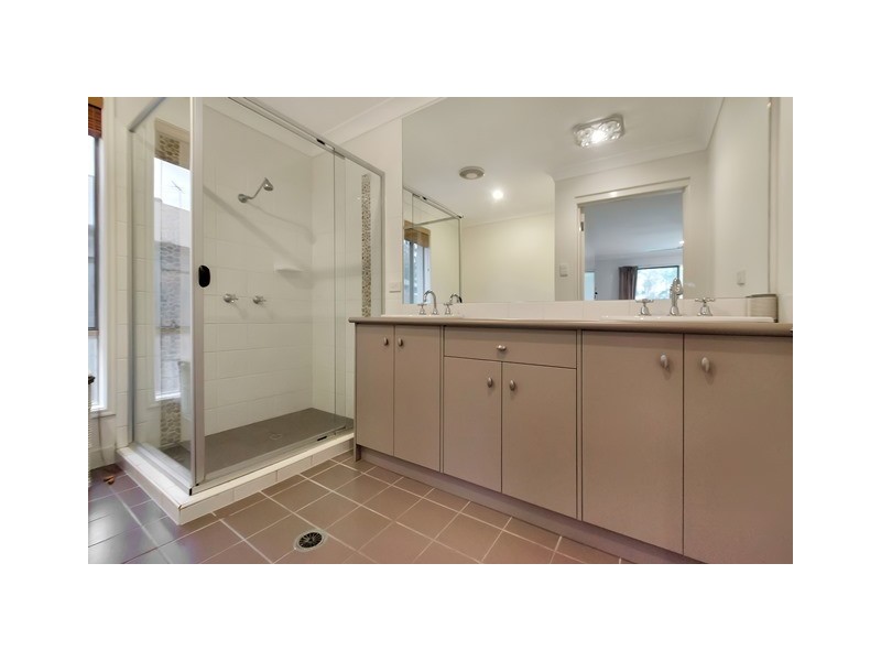 16 Mellor Place, Brassall QLD 4305