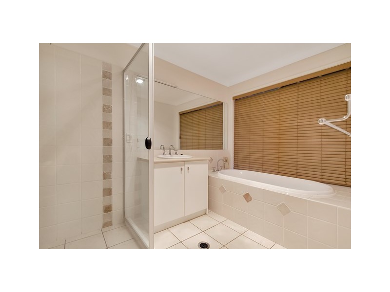 16 Mellor Place, Brassall QLD 4305