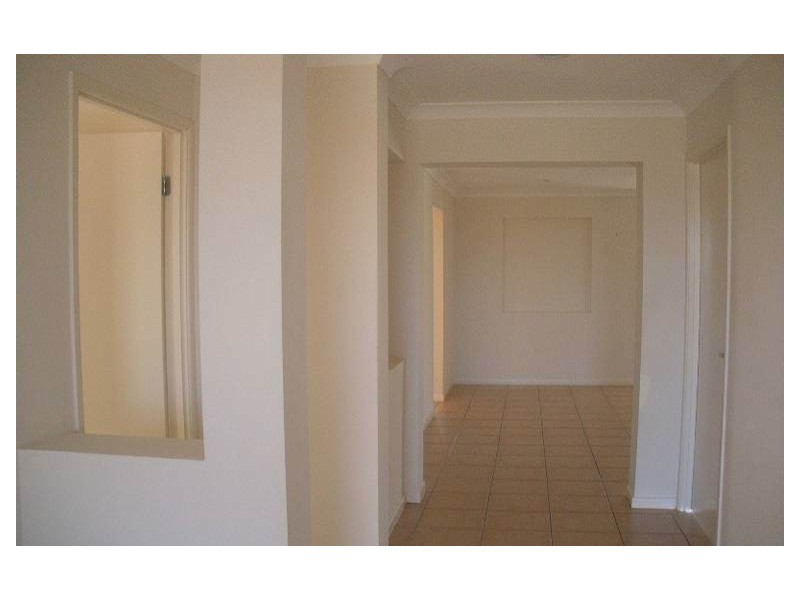 24 Wattle Crescent, Raceview QLD 4305