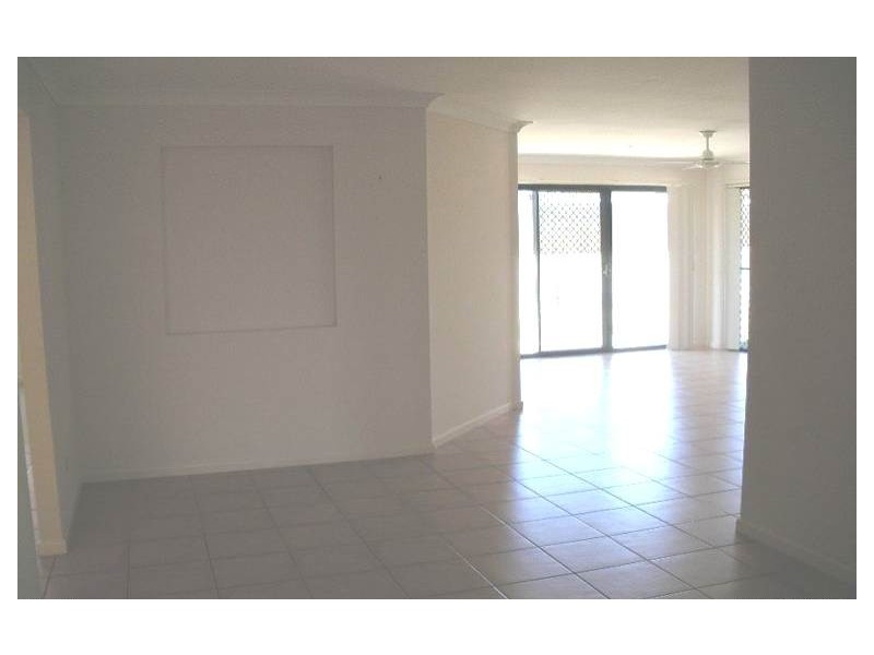 24 Wattle Crescent, Raceview QLD 4305