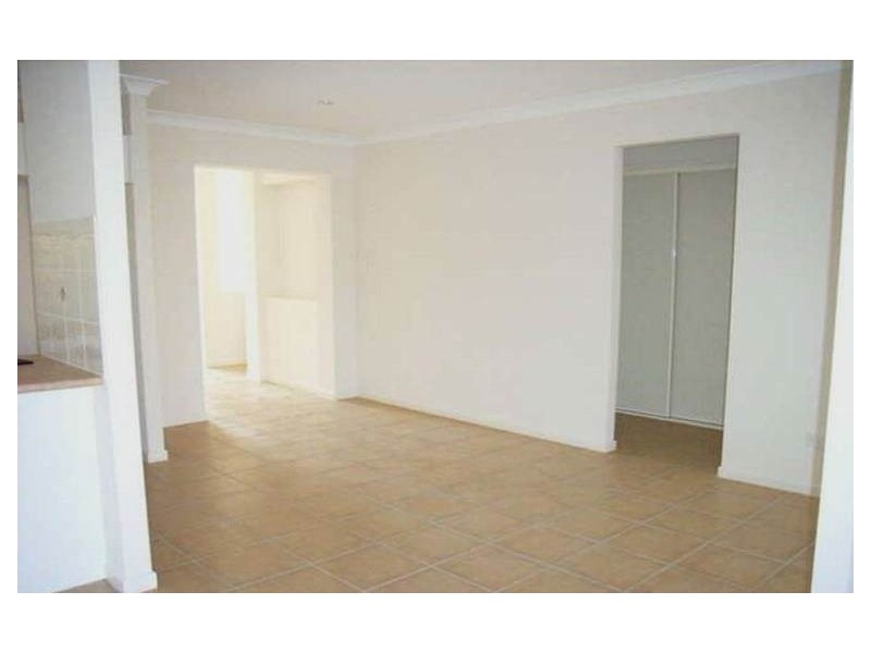 24 Wattle Crescent, Raceview QLD 4305