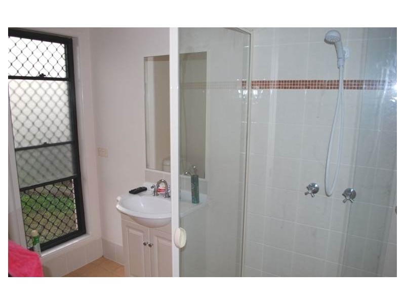 24 Wattle Crescent, Raceview QLD 4305