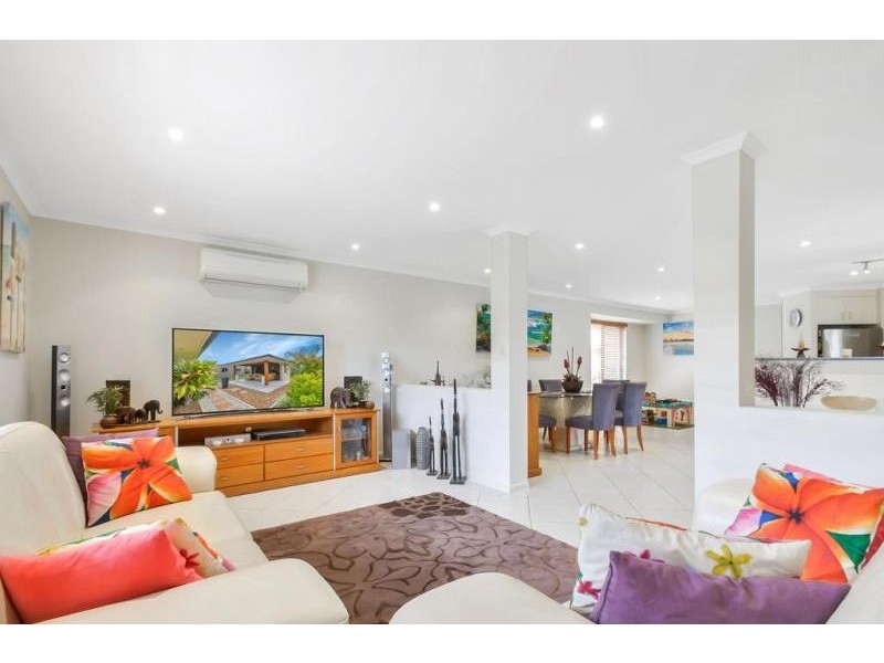 5 Mellor Place, Brassall QLD 4305