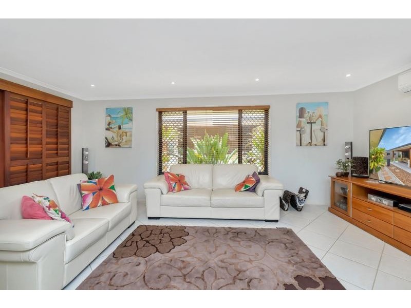 5 Mellor Place, Brassall QLD 4305
