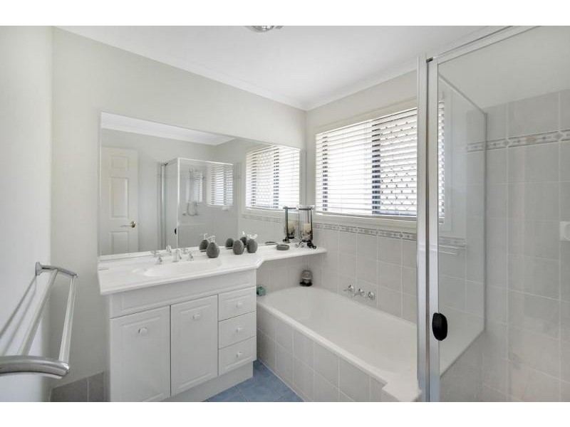 5 Mellor Place, Brassall QLD 4305