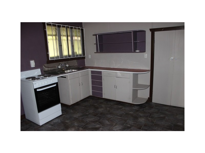 13 Tower Street, Eastern Heights QLD 4305