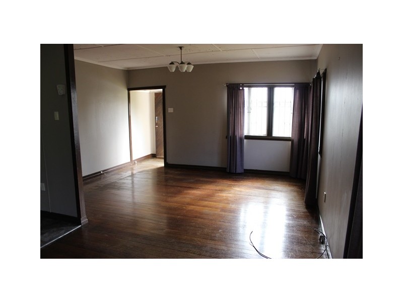 13 Tower Street, Eastern Heights QLD 4305