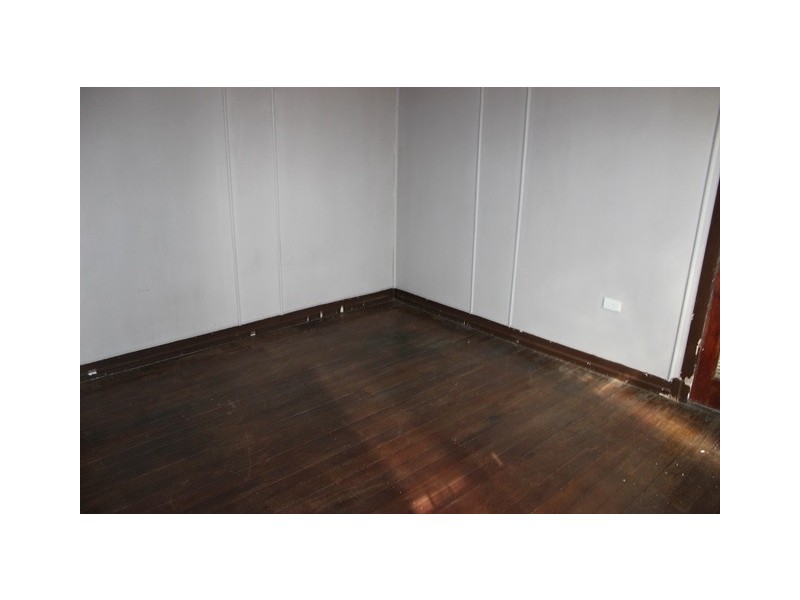 13 Tower Street, Eastern Heights QLD 4305