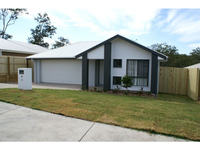 19 Freya Street, Brassall QLD 4305