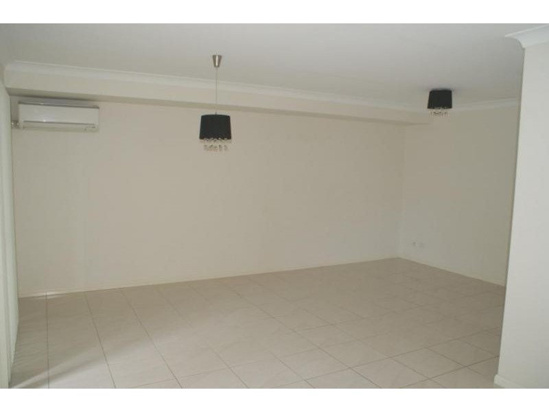 2/23 Ronald Street, Bundamba QLD 4304