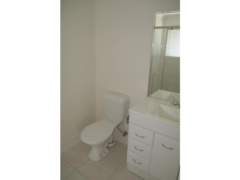 2/23 Ronald Street, Bundamba QLD 4304