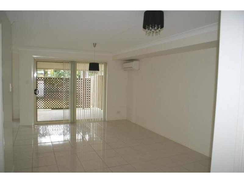 2/23 Ronald Street, Bundamba QLD 4304