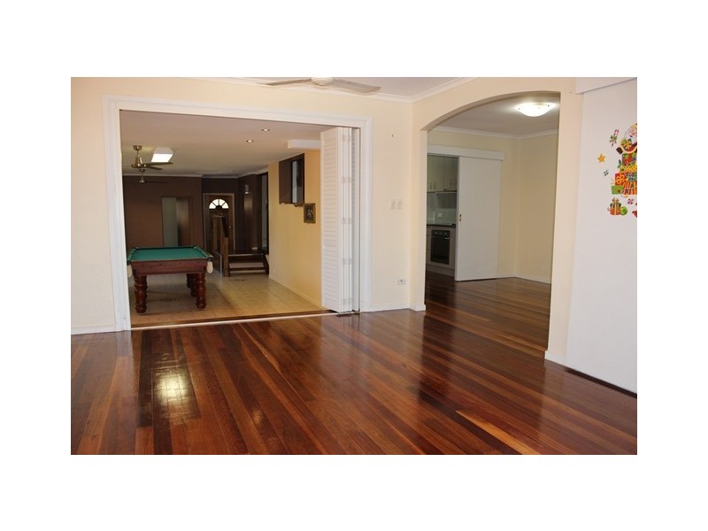 18 Cullen Street, Bundamba QLD 4304