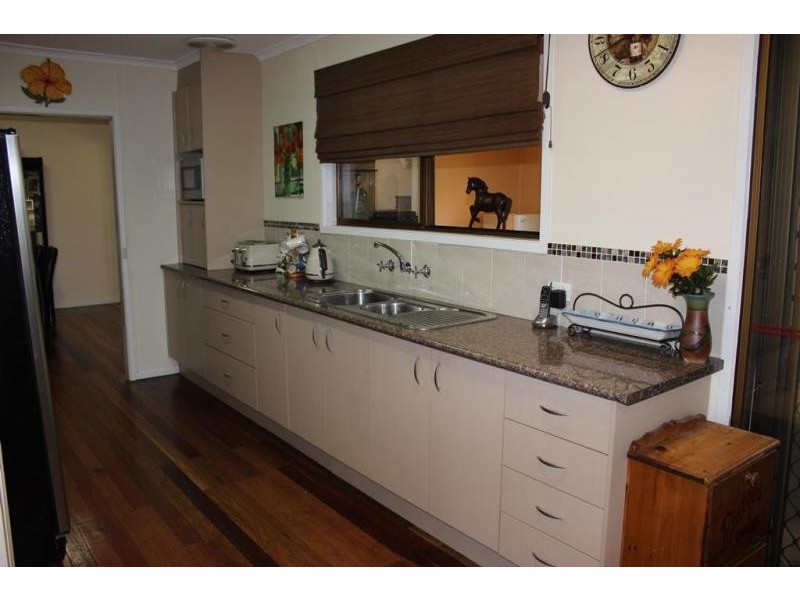 18 Cullen Street, Bundamba QLD 4304