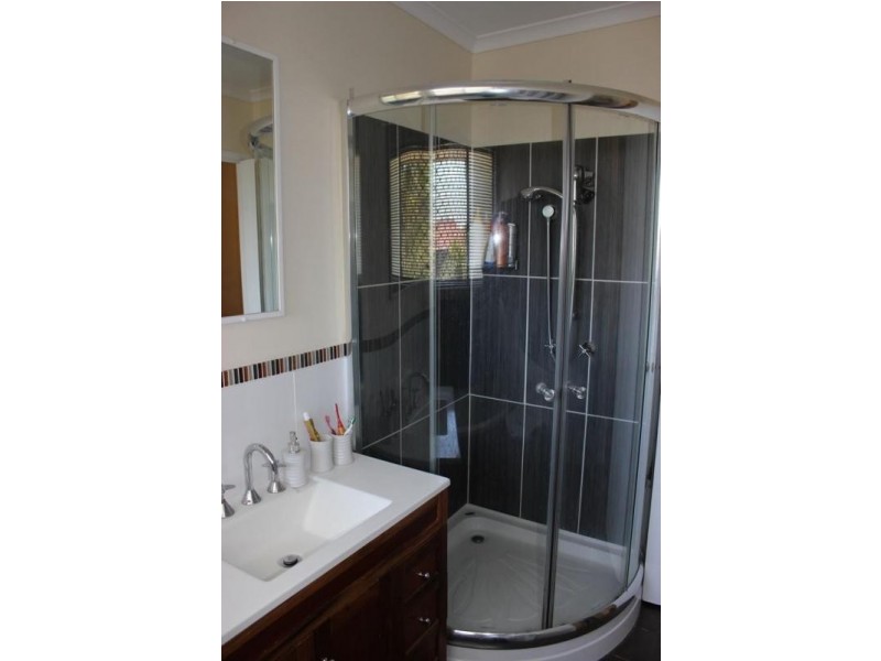 18 Cullen Street, Bundamba QLD 4304