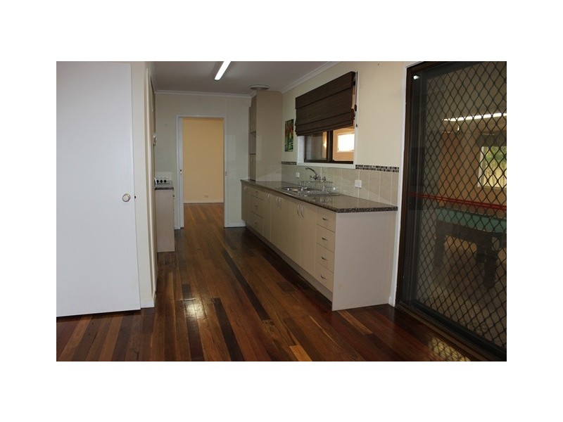 18 Cullen Street, Bundamba QLD 4304