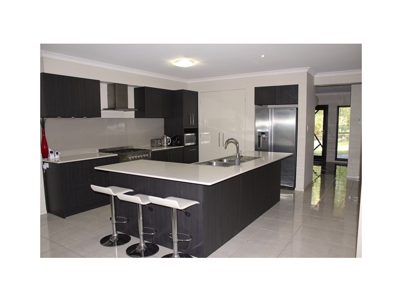 82 Chestnut Drive, Pine Mountain QLD 4306