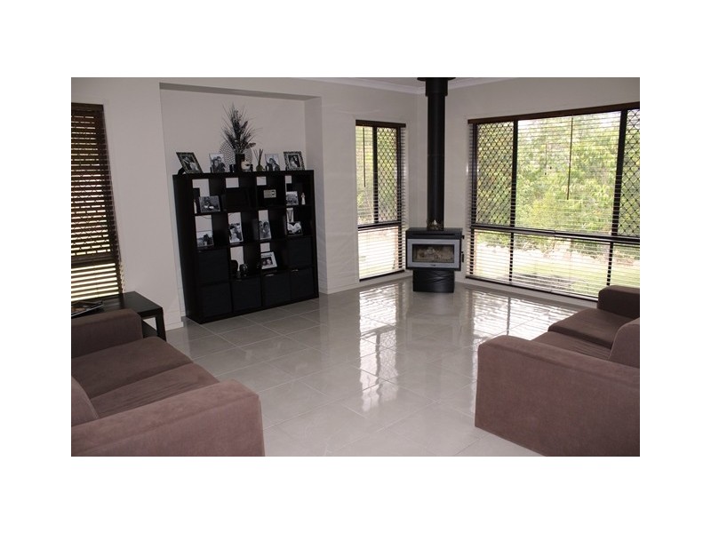 82 Chestnut Drive, Pine Mountain QLD 4306