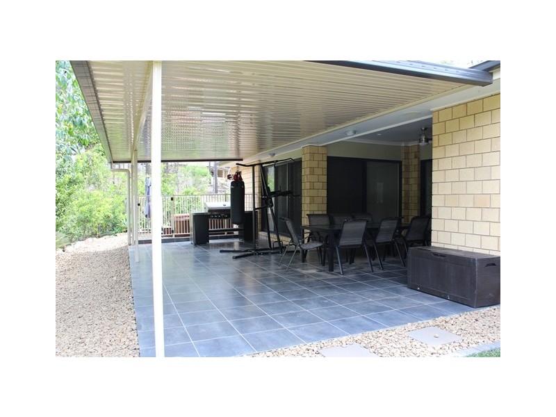 82 Chestnut Drive, Pine Mountain QLD 4306